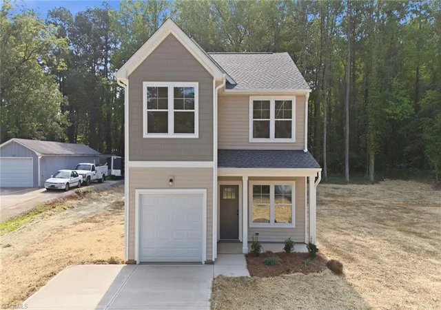1st image of 122 Maplewood Ave, Thomasville, NC 27360 | MLS# 1227291