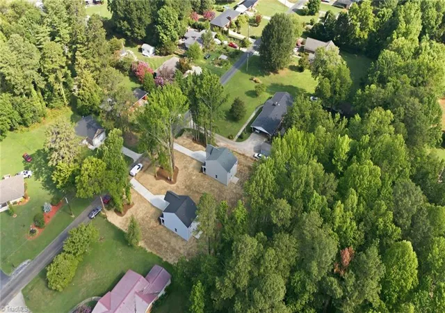 36th image of 122 Maplewood Ave, Thomasville, NC 27360 | MLS# 1227291