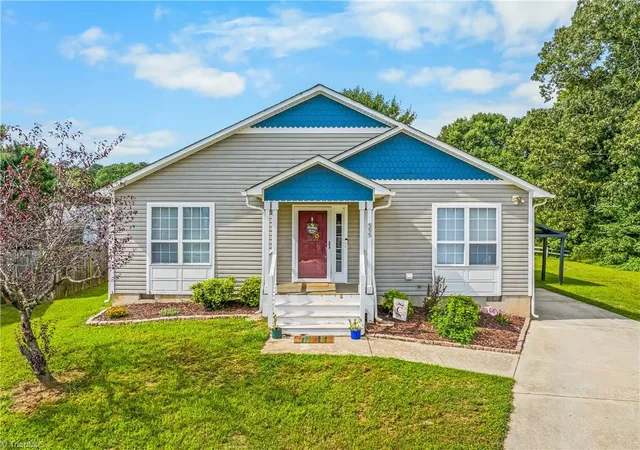 Photo 1 of Sale Pending at 555 Brown Stone Ct, Kernersville, NC 27284 | MLS# 1229064 | Listing updated on 2026-09-17