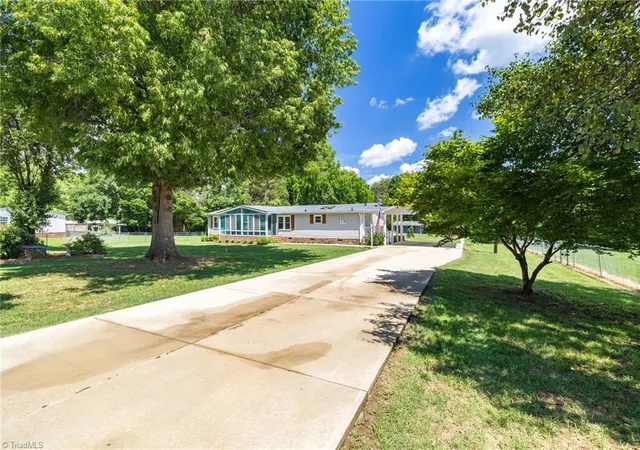 Photo 4 of Sale Pending at 519 Wil O Pat Rd, Reidsville, NC 27320 | MLS# 1230005 | Listing updated on 2026-09-30