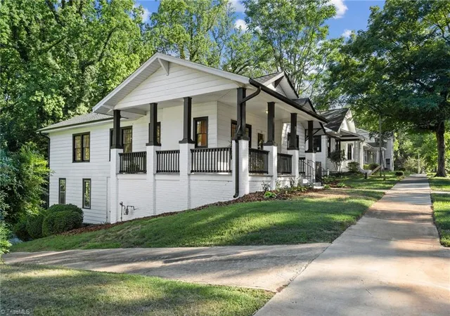 Photo 3 of Single family home for sale at 319 Lockland Ave, Winston Salem, NC 27103 | MLS# 1229961 | Listing updated on 2026-10-08