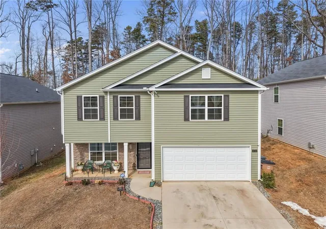 2nd image of 4734 Black Forest Dr, Greensboro, NC 27405 | MLS# 1227546