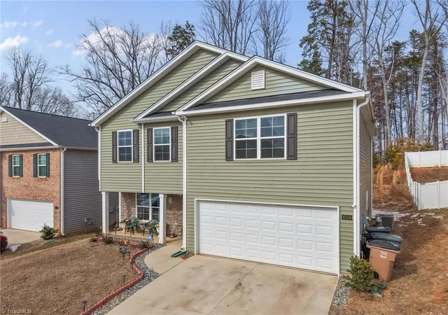 4th image of 4734 Black Forest Dr, Greensboro, NC 27405 | MLS# 1227546
