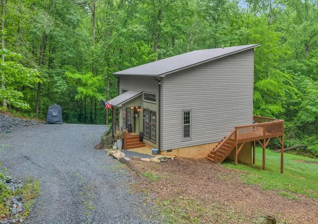 3rd image of 38 Macey Dr, Nebo, NC 28761 | MLS# 1220312