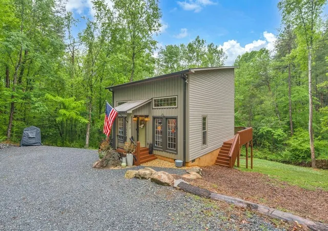 4th image of 38 Macey Dr, Nebo, NC 28761 | MLS# 1220312
