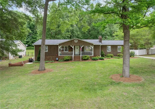 Homes for sale in Archdale, NC | 1025 Springwood Ln, Archdale, NC 27263 | MLS# 1226442