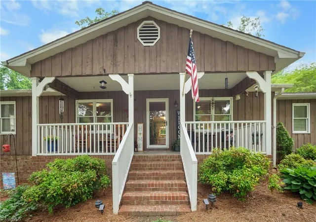 Homes for sale in Archdale, NC | 1025 Springwood Ln, Archdale, NC 27263 | MLS# 1226442