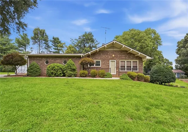 Photo 1 of Single family home for sale at 325 Spring St, Yadkinville, NC 27055 | MLS# 1230218 | Listing updated on 2026-09-14