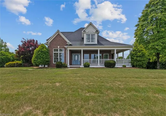 Photo 2 of Single family home for sale at 1148 Town N Country Dr, Wilkesboro, NC 28697 | MLS# 1230825 | Listing updated on 2026-08-13