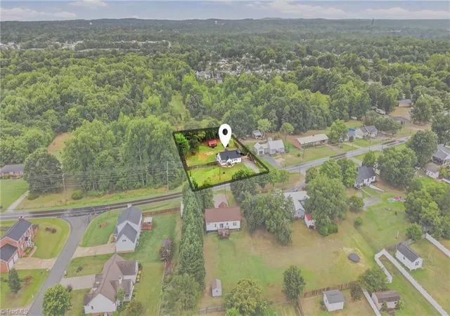 29th image of 414 Hasty School Rd, Thomasville, NC 27360 | MLS# 1228348