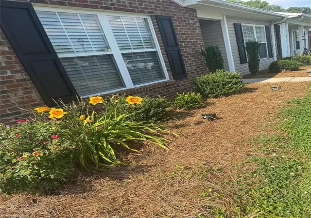 Photo 2 of Single family home for sale at 2101 Jefferson Ct, High Point, NC 27263 | MLS# 1227564 | Listing updated on 2026-08-24