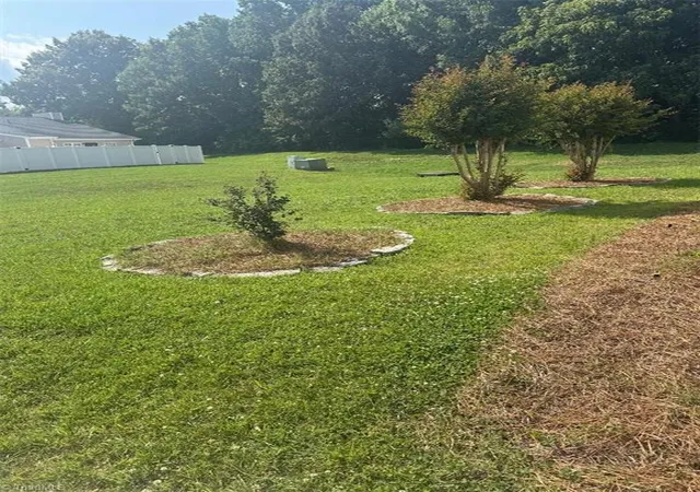 Photo 3 of Single family home for sale at 2101 Jefferson Ct, High Point, NC 27263 | MLS# 1227564 | Listing updated on 2026-08-24
