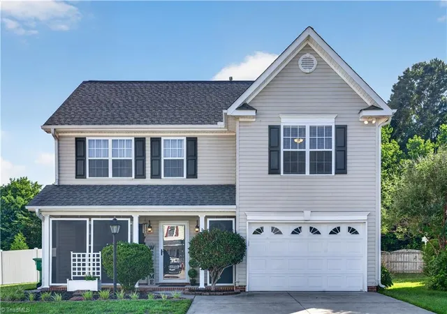 Homes for sale in High Point, NC | 6051 Birkdale Dr, High Point, NC 27265 | MLS# 1223254