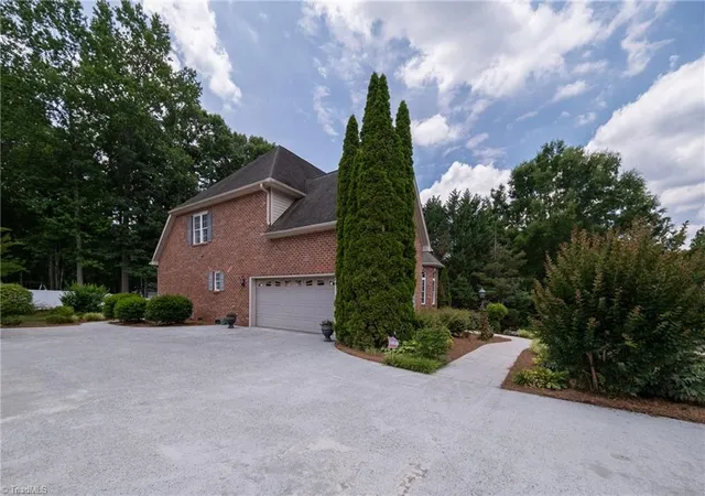 Photo 3 of Single family home for sale at 219 Birchwood Ln, Mocksville, NC 27028 | MLS# 1224555 | Listing updated on 2026-10-29