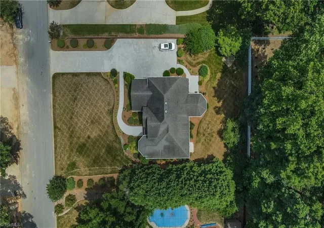 Photo 4 of Single family home for sale at 219 Birchwood Ln, Mocksville, NC 27028 | MLS# 1224555 | Listing updated on 2026-10-29