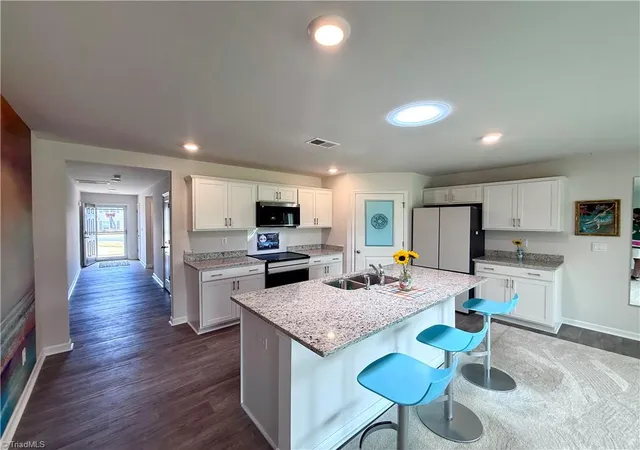 Photo 3 of Sale Pending at 202 Alamos Ave, Lexington, NC 27295 | MLS# 1224926 | Listing updated on 2026-09-21