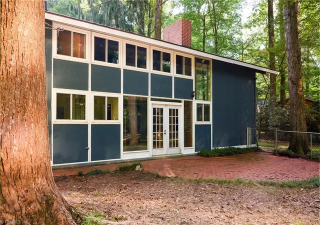Photo 4 of Single family home for sale at 219 Buttercup Dr, Jamestown, NC 27282 | MLS# 1231203 | Listing updated on 2026-09-16