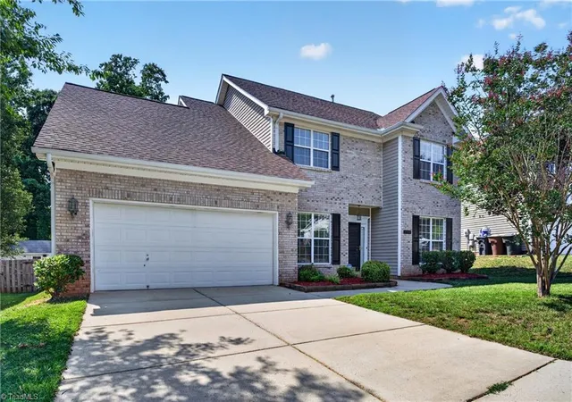 5th image of 6308 Thornblade Ct, Greensboro, NC 27410 | MLS# 1226146