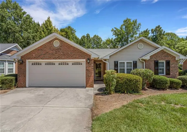 Photo 1 of Single family home for sale at 3 Brandywine Cir, Greensboro, NC 27409 | MLS# 1233508 | Listing updated on 2026-09-08