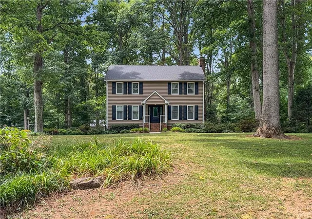 Photo 1 of Single family home for sale at 5208 Brg Pointe Dr, Clemmons, NC 27012 | MLS# 1225919 | Listing updated on 2026-09-01