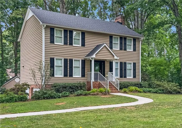 Photo 2 of Single family home for sale at 5208 Brg Pointe Dr, Clemmons, NC 27012 | MLS# 1225919 | Listing updated on 2026-09-01