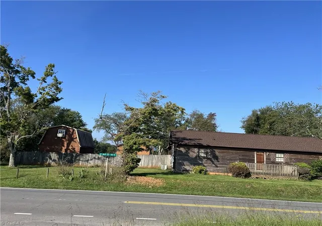 Photo 3 of Single family home for sale at 578 Old Us Hwy 52, Mount Airy, NC 27030 | MLS# 1234011 | Listing updated on 2026-08-31