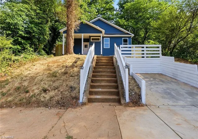 2nd image of 1509 Ne 22nd St, Winston Salem, NC 27105 | MLS# 1228641