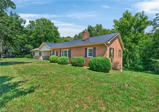 Photo 1 of Sale Pending at 2911 Ararat Hwy, Ararat, VA 24053 | MLS# 1228061 | Listing updated on 2026-07-26