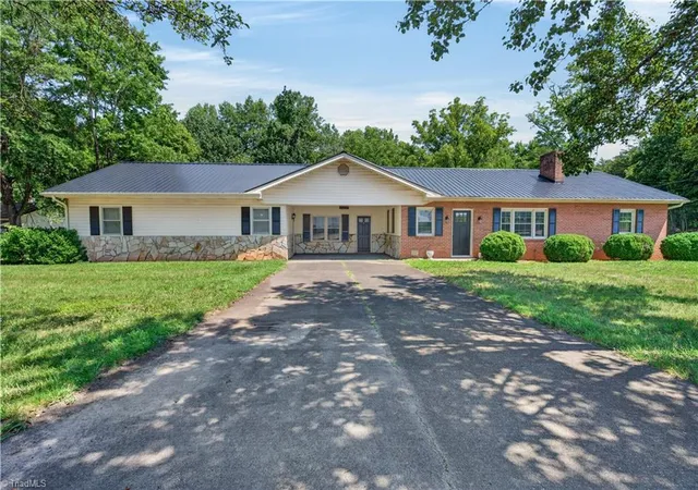 Photo 2 of Sale Pending at 2911 Ararat Hwy, Ararat, VA 24053 | MLS# 1228061 | Listing updated on 2026-07-26