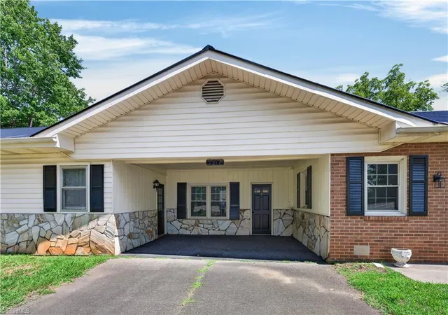 Photo 3 of Sale Pending at 2911 Ararat Hwy, Ararat, VA 24053 | MLS# 1228061 | Listing updated on 2026-07-26