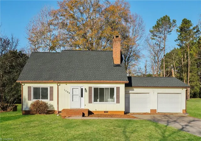 Homes for sale in Graham, NC | 1089 Valley Dr, Graham, NC 27253 | MLS# 1226718