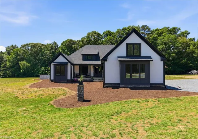 Photo 2 of Single family home for sale at 8815 Bringle Fry Rd, Salisbury, NC 28146 | MLS# 1226339 | Listing updated on 2026-08-05