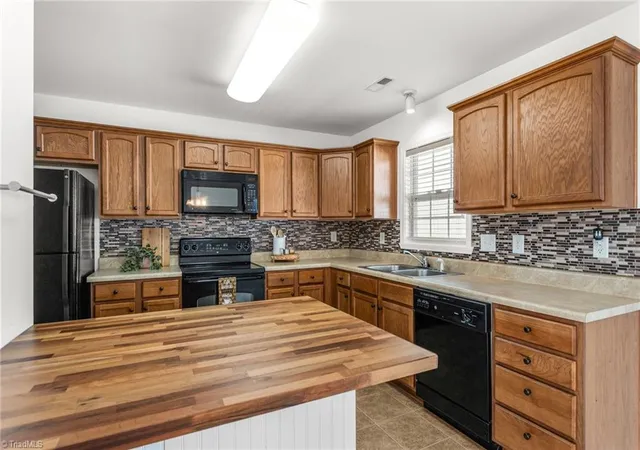 Photo 1 of Single family home for sale at 3869 Hickswood Crk Dr, High Point, NC 27265 | MLS# 1227640 | Listing updated on 2026-09-03