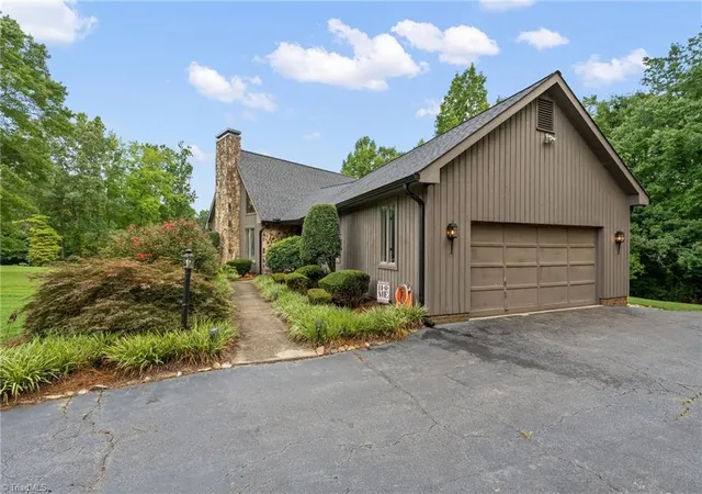 Photo 4 of Sale Pending at 4763 Pineview Dr, Trinity, NC 27370 | MLS# 1230346 | Listing updated on 2026-09-19