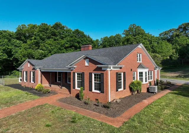 Homes for sale in North Wilkesboro, NC | 1006 F St, North Wilkesboro, NC 28659 | MLS# 1224524