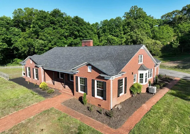 Homes for sale in North Wilkesboro, NC | 1006 F St, North Wilkesboro, NC 28659 | MLS# 1224524