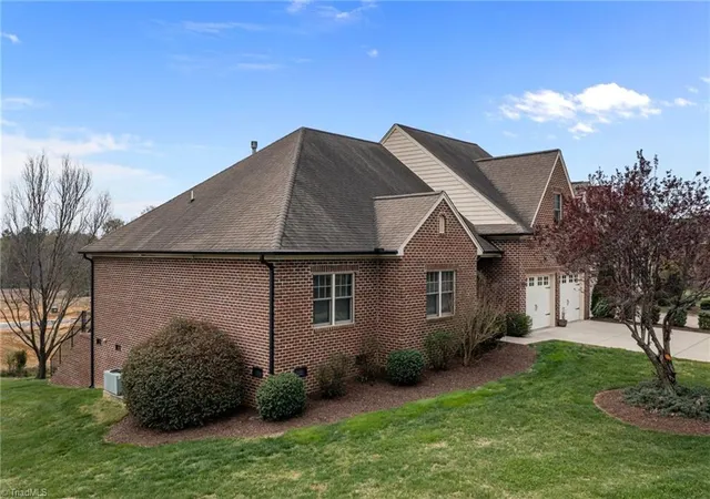 Photo 3 of Single family home for sale at 733 Whisper Ridge Dr, Graham, NC 27253 | MLS# 1213566 | Listing updated on 2026-09-15