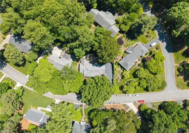 32nd image of 440 Sherwood Forest Rd, Winston Salem, NC 27104 | MLS# 1219302