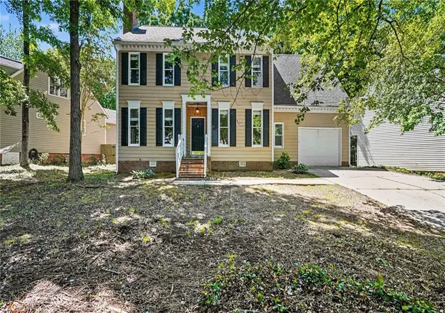 Homes for sale in Greensboro, NC | 5605 Boxborough Ct, Greensboro, NC 27407 | MLS# 1219078