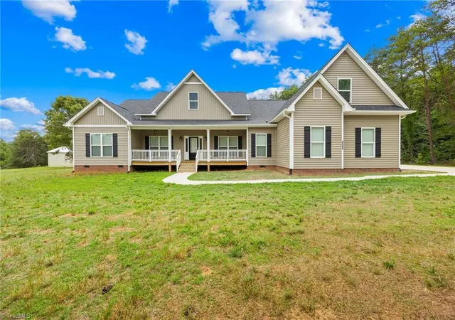 Photo 2 of Single family home for sale at 4669 Grooms Rd, Reidsville, NC 27320 | MLS# 1228078 | Listing updated on 2026-09-08