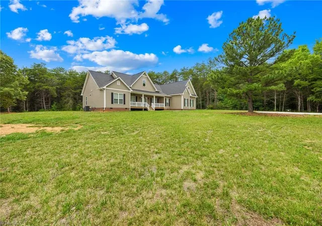 Photo 3 of Single family home for sale at 4669 Grooms Rd, Reidsville, NC 27320 | MLS# 1228078 | Listing updated on 2026-09-08