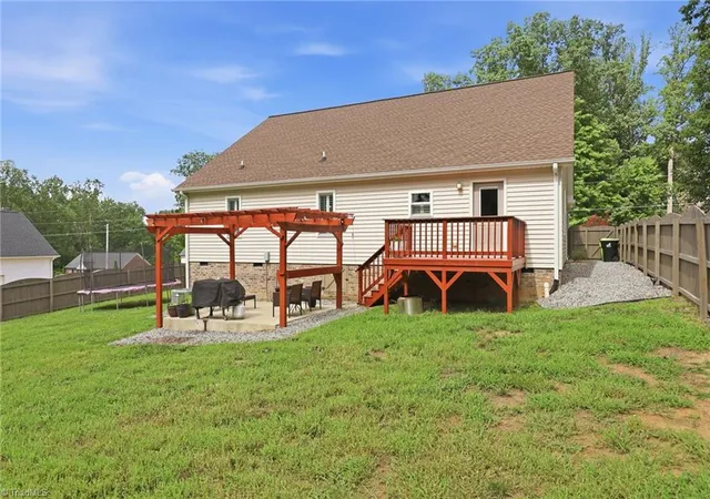 3rd image of 8504 Altavista Dr, Stokesdale, NC 27357 | MLS# 1229813