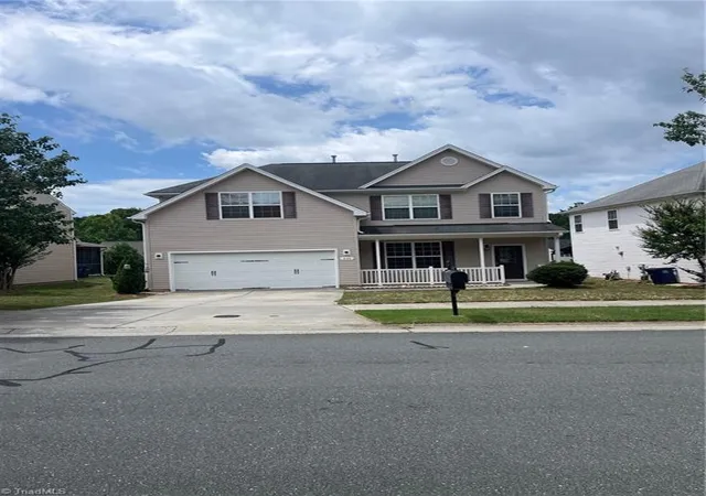 Photo 2 of Single family home for sale at 335 Summergate Dr, Winston Salem, NC 27103 | MLS# 1224462 | Listing updated on 2026-10-25