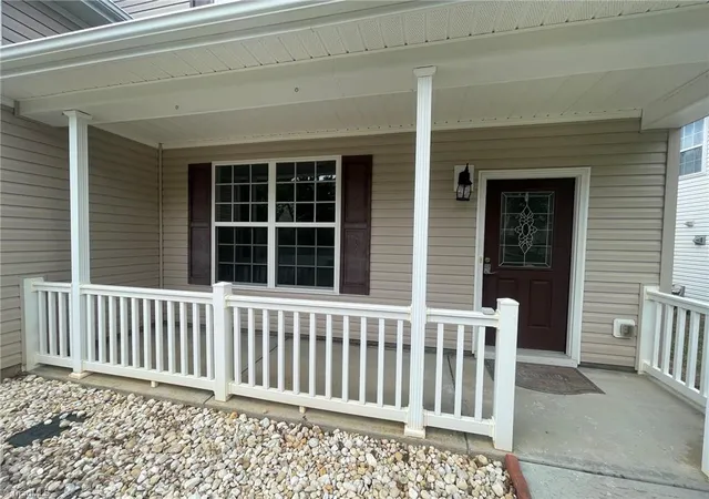 Photo 3 of Single family home for sale at 335 Summergate Dr, Winston Salem, NC 27103 | MLS# 1224462 | Listing updated on 2026-10-25