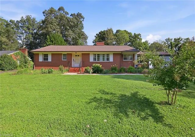Photo 2 of Single family home for sale at 246 Fairview Ave, Mount Airy, NC 27030 | MLS# 1233340 | Listing updated on 2026-09-09
