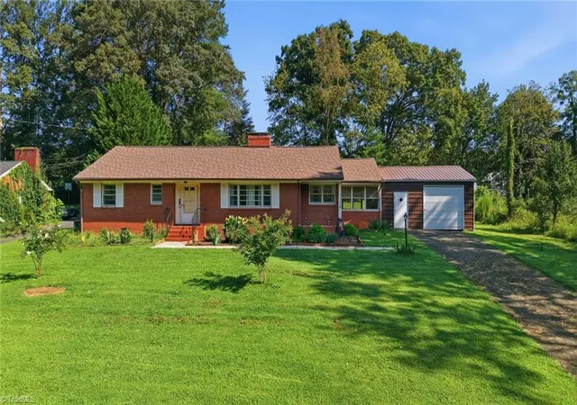 Photo 3 of Single family home for sale at 246 Fairview Ave, Mount Airy, NC 27030 | MLS# 1233340 | Listing updated on 2026-09-09