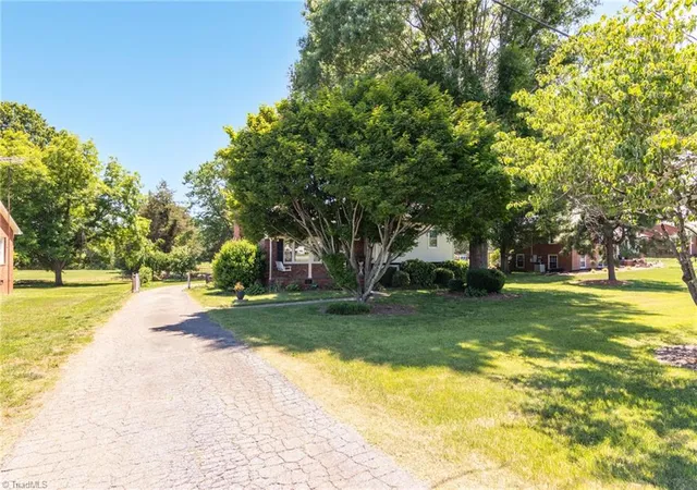 33rd image of 1132 Glennview Dr, Kernersville, NC 27284 | MLS# 1222500