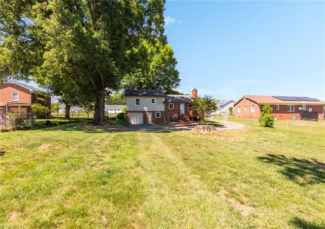 4th image of 1132 Glennview Dr, Kernersville, NC 27284 | MLS# 1222500
