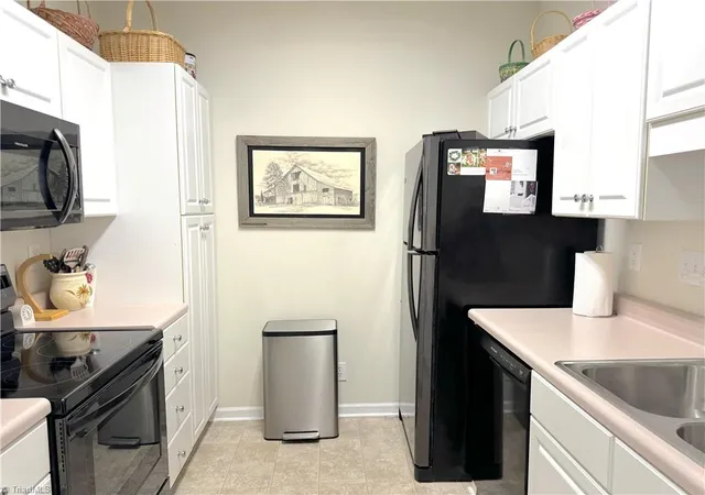 Photo 4 of Sale Pending at 7404 Riverview Knoll Ct, Clemmons, NC 27012 | MLS# 1231505 | Listing updated on 2026-09-17
