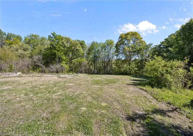 2nd image of 1011 Gaines Ave, High Point, NC 27263 | MLS# 1215203